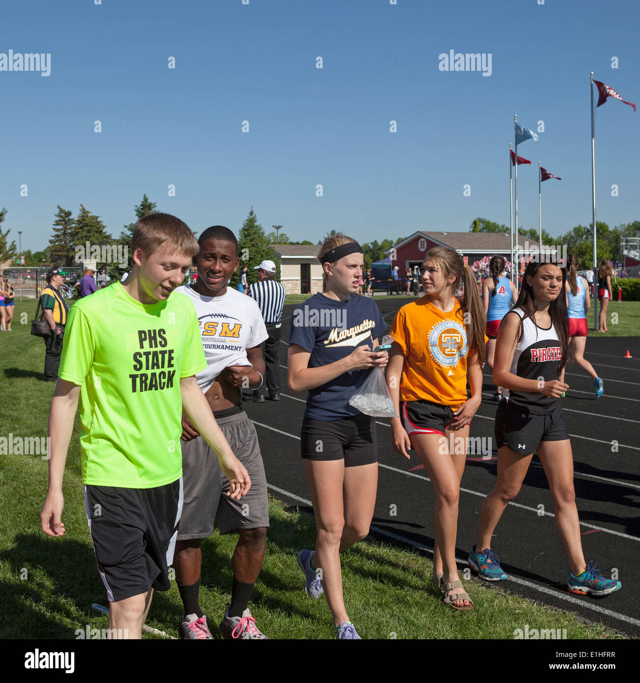 Teens boys girls hi-res stock photography and images - Alamy
