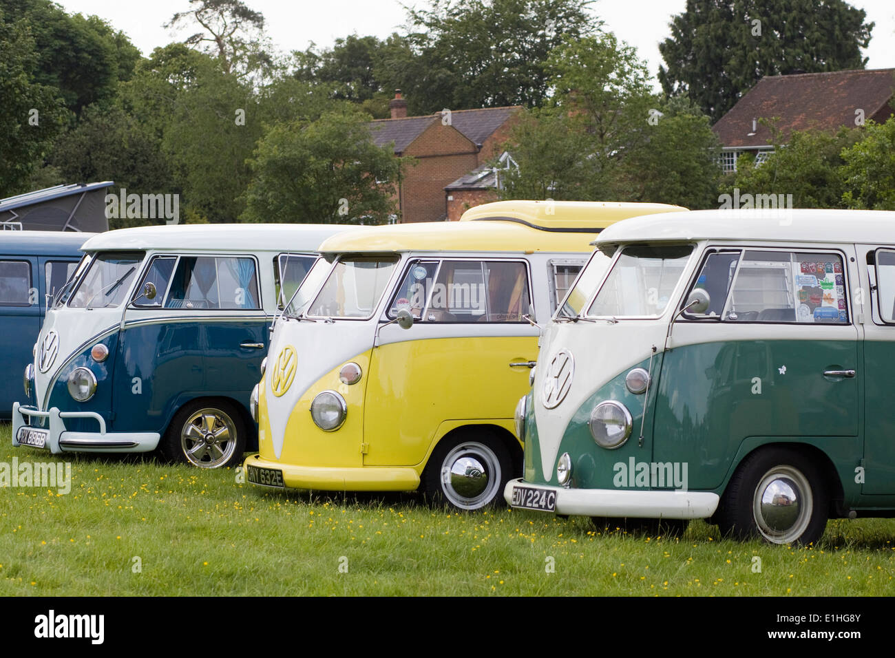 Line of VW Split Screen Volkswagen camper vans at a VW show Stock Photo ...