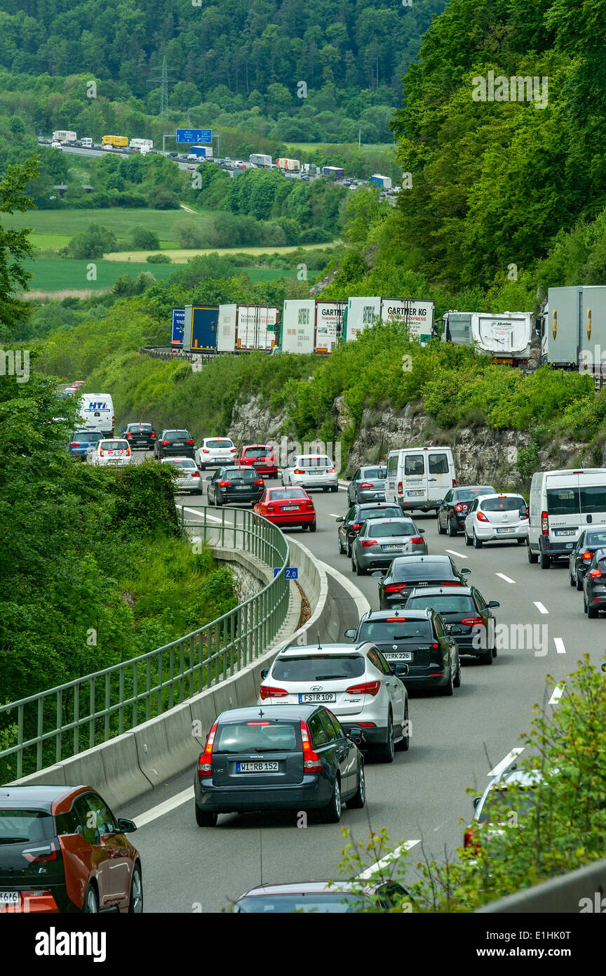 Traffic jam at Kindinger Berg, trailing to Greding in the Altmühl Valley, A9 motorway near Kinding, Upper Bavaria, Bavaria Stock Photo