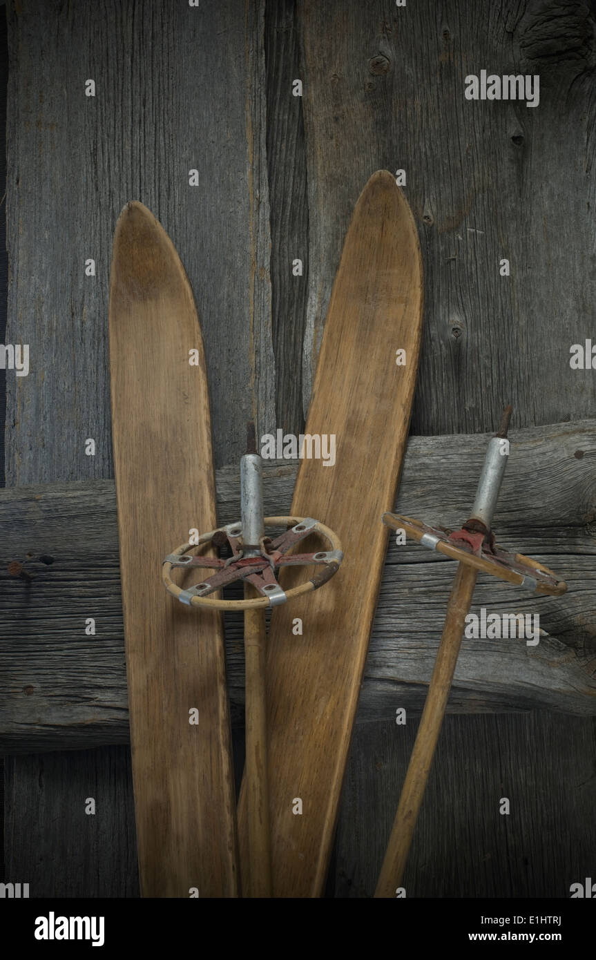 Antique wood skis hi-res stock photography and images - Alamy