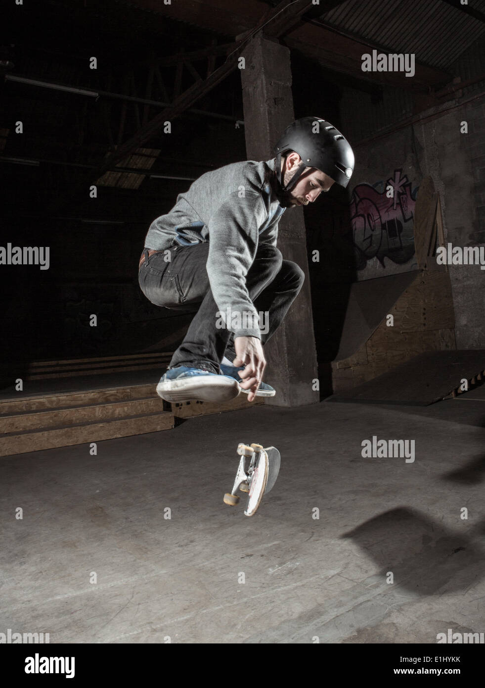 Skater doing 360 trick Stock Photo - Alamy