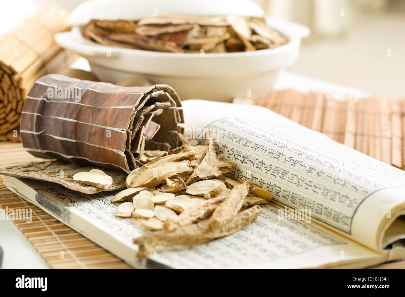Chinese herbal medicine Stock Photo Alamy