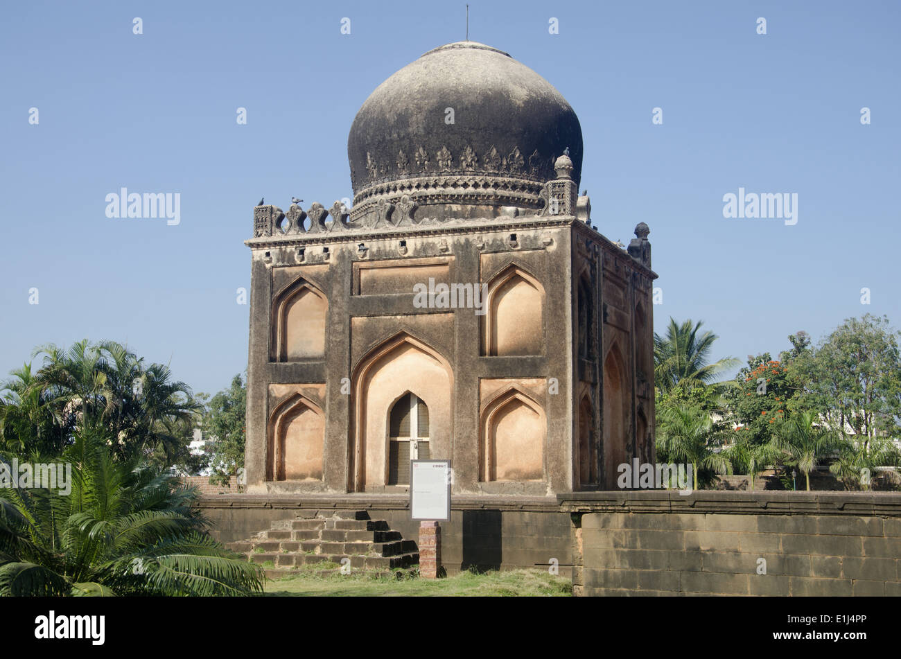 Barber's tomb. Barid Shahi Garden, Bidar, Karnataka, India Stock Photo