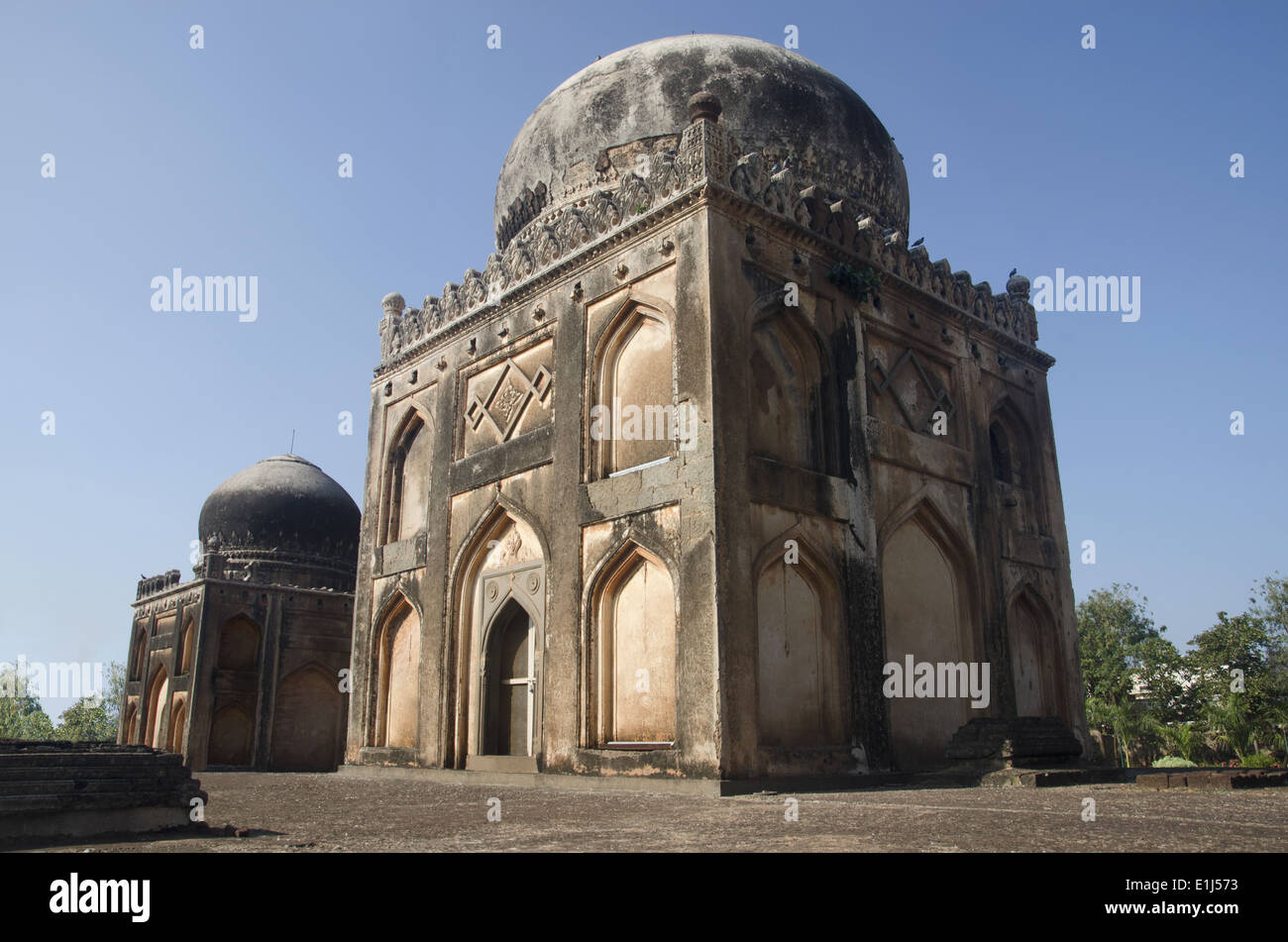 Barber's tomb on the left and tomb of  Khan Jahan on the right. Barid Shahi Garden, Bidar, Karnataka, India Stock Photo