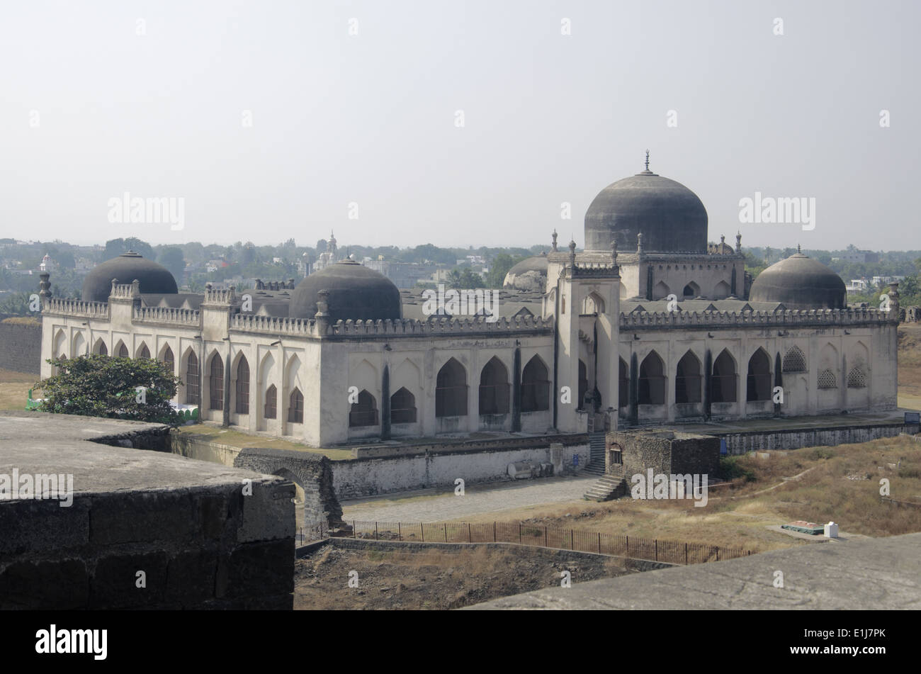 A view of Jamia Mosque situated in the Gulbarga fort, Gulbarga, Karnataka, India Stock Photo