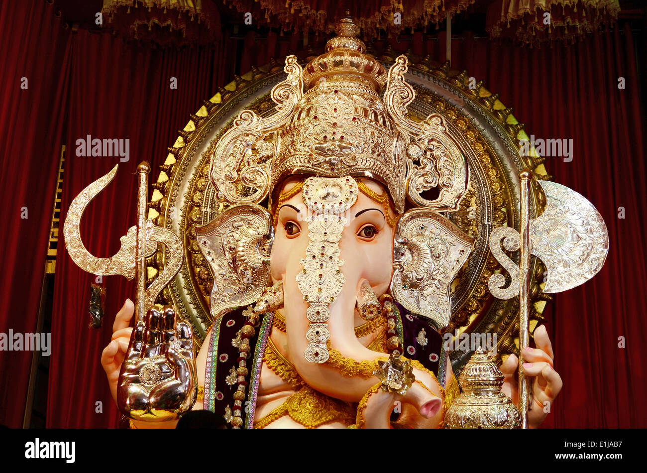 Tulsi baug Ganpati, Pune, Maharashtra, India. 4th Manache Ganapati  or pre-eminent Ganeshas idols of Pune Stock Photo