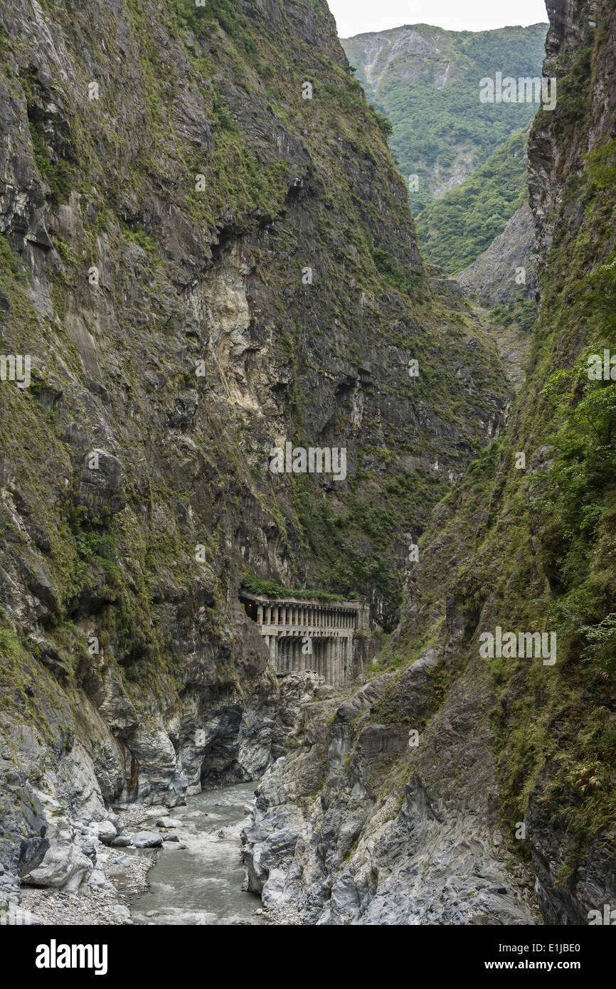 Taroko national park waterfall hi-res stock photography and images - Alamy