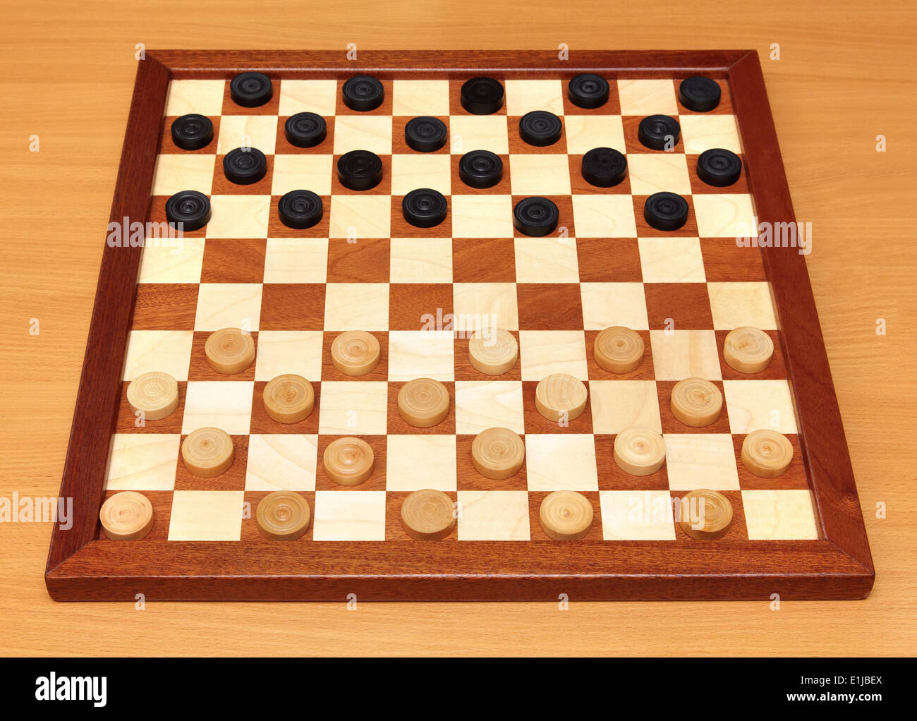 Checkers Dama chess board - Play UNBLOCKED Checkers Dama chess board on  DooDooLove
