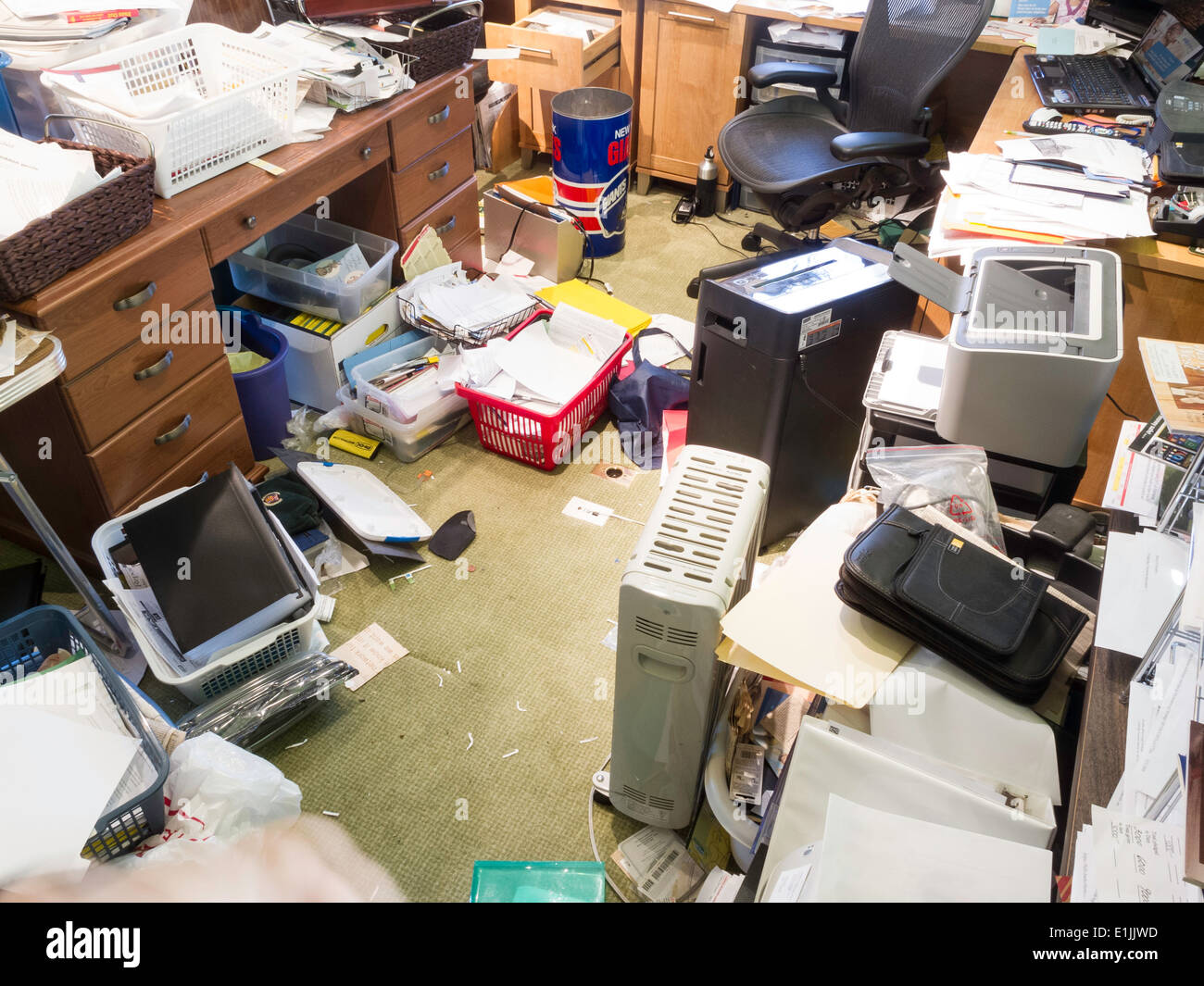 Junk in Hoarders' Messy Office, USA Stock Photo: 69866089 - Alamy