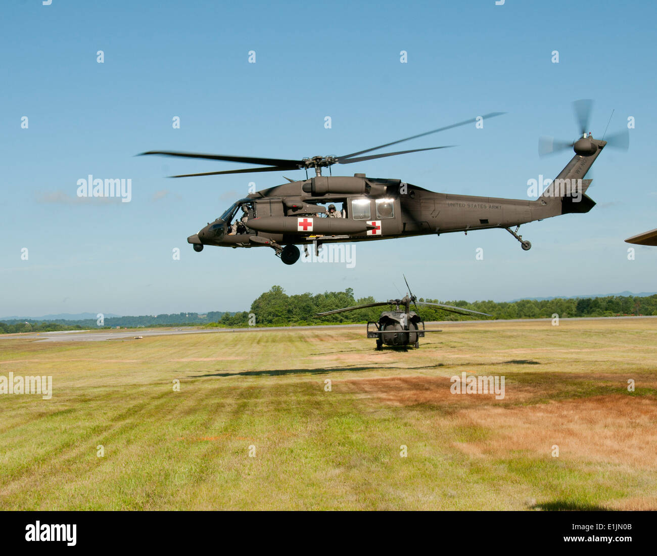 Uh 60 m black hawk hi-res stock photography and images - Alamy