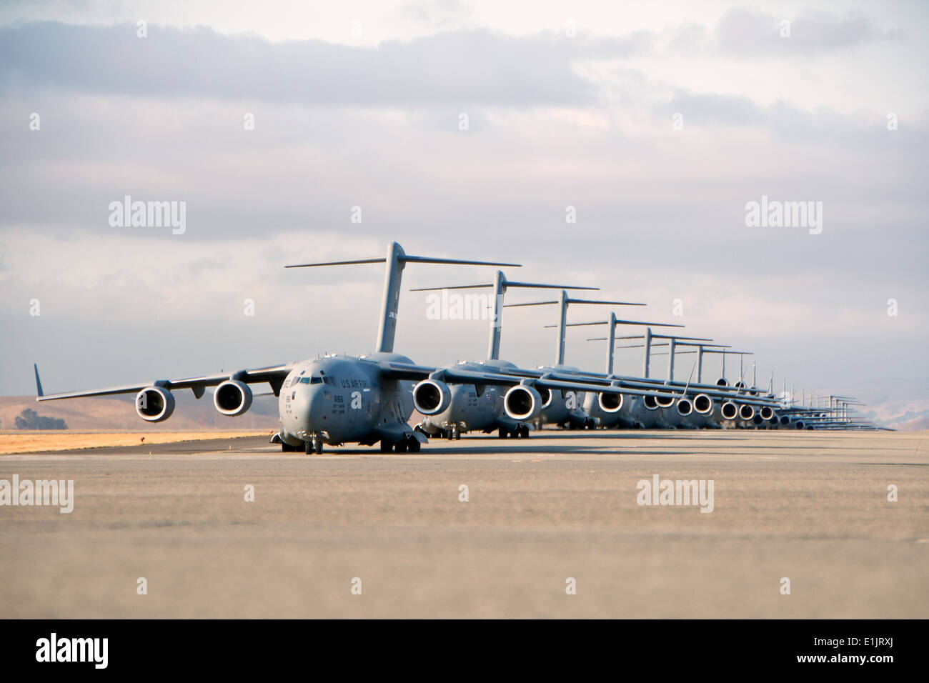 Seven U.S. Air Force C-17 Globemaster III aircraft, 11 KC-10 Extender aircraft and four C-5 Galaxy aircraft assigned to the 60t Stock Photo