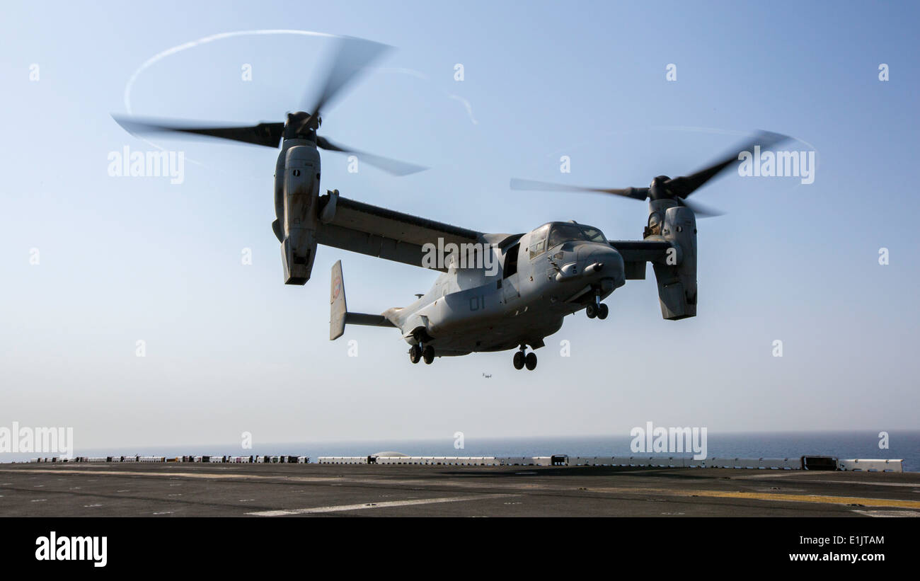 A U.S. Marine Corps MV-22B Osprey aircraft assigned to Marine Medium Tiltrotor Squadron (VMM) 266 (Reinforced), 26th Marine Exp Stock Photo