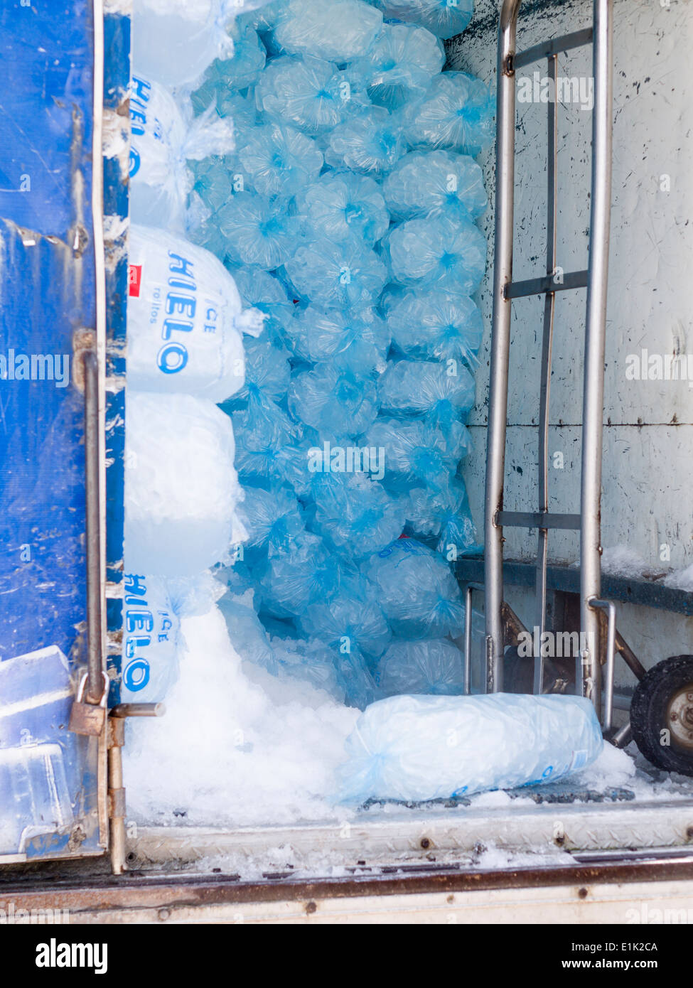 Ice Delivery High Resolution Stock Photography and Images Alamy