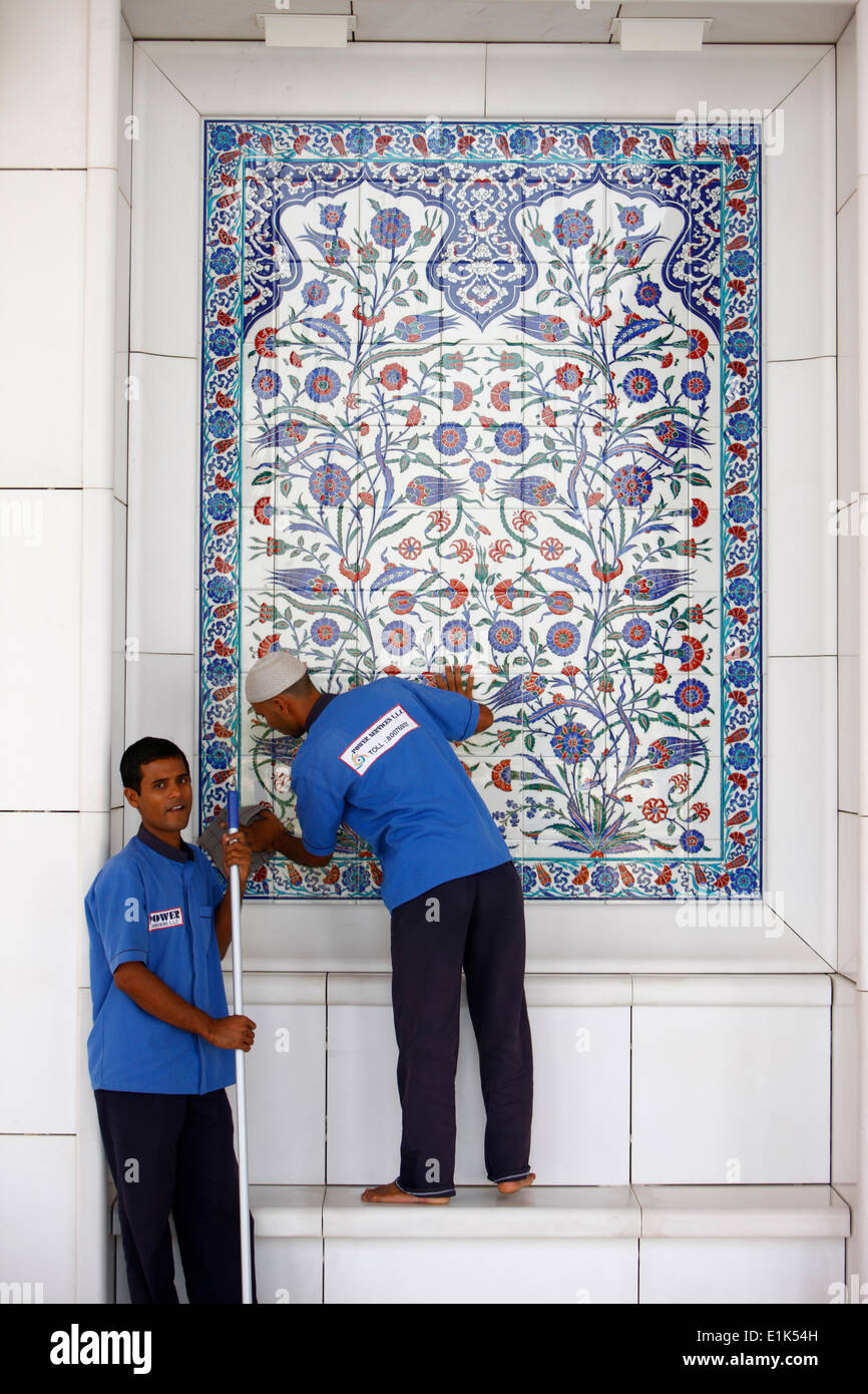 Sheikh Zayed Grand Mosque. One of the 80 Iznikpanels highly decorated