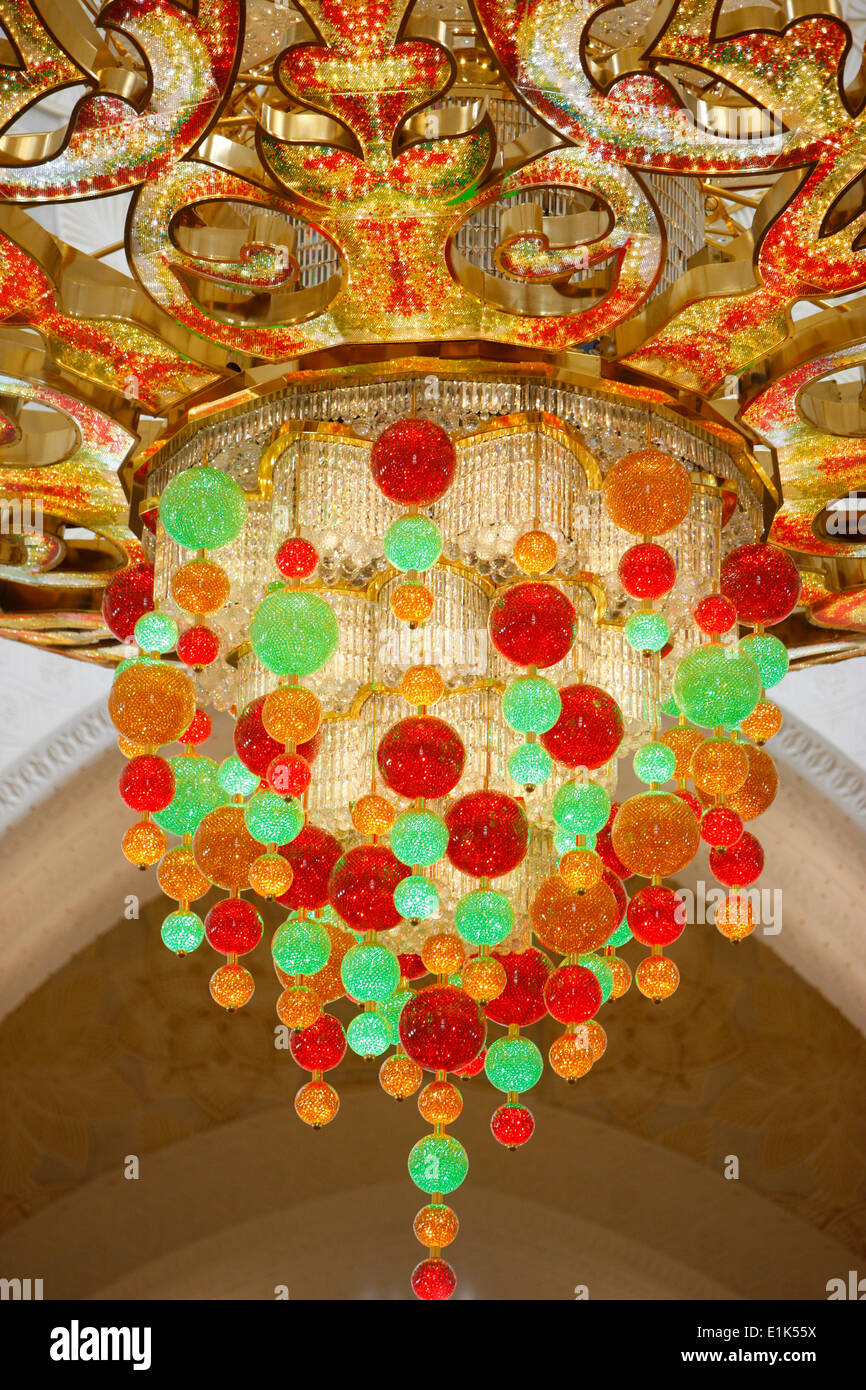 Sheikh Zayed Grand Mosque. The worldÕs largest chandelier from Germany