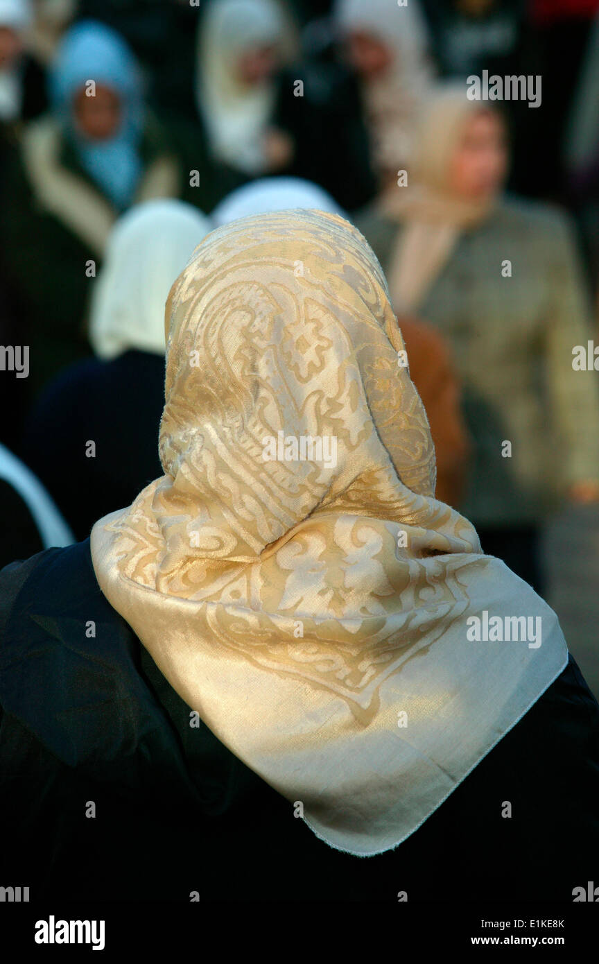 Woman viel muslim hi-res stock photography and images - Alamy