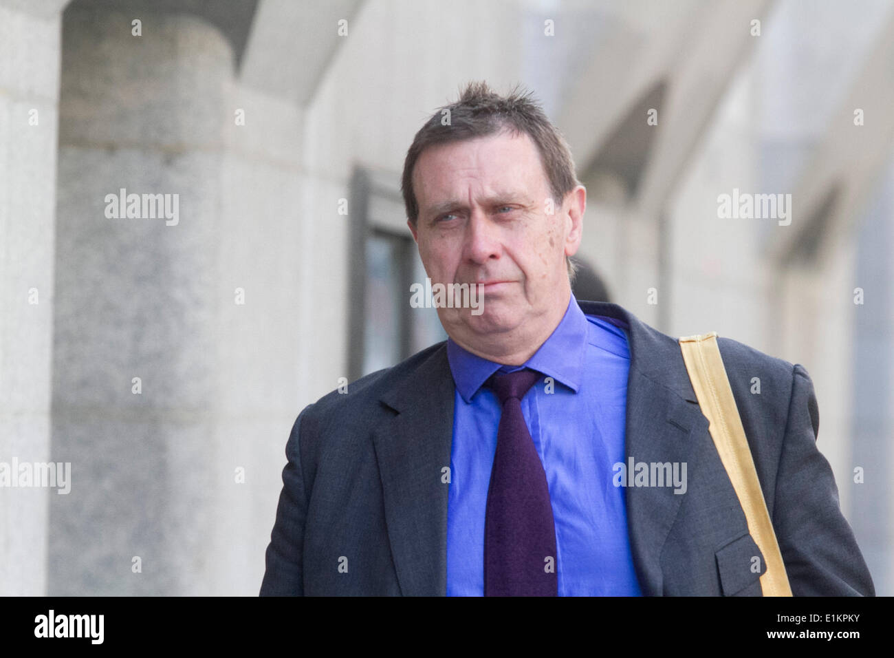 London UK. 6th June 2014. Former Royal editor at News of the world Clive Goodman  arrives at the Old Bailey as  the judge starts summing up after 7 months. Rebekah Brooks and other defendants including husband Charlie Brooks, Andy Coulson, Ian Edmonson, Clive Goodman;Cheryl Carter, Stuart Kuttner and Mark Hanna are charged in conspiracy to intercept the voice mails of celebrities and victims of crime and members of the British Royal Family Credit:  amer ghazzal/Alamy Live News Stock Photo