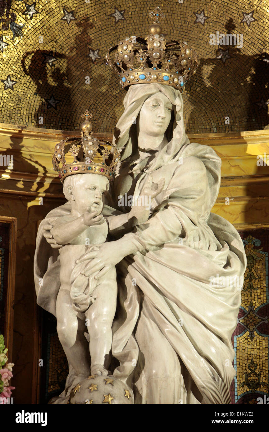 Statue of notre dame des victoires hi-res stock photography and images ...
