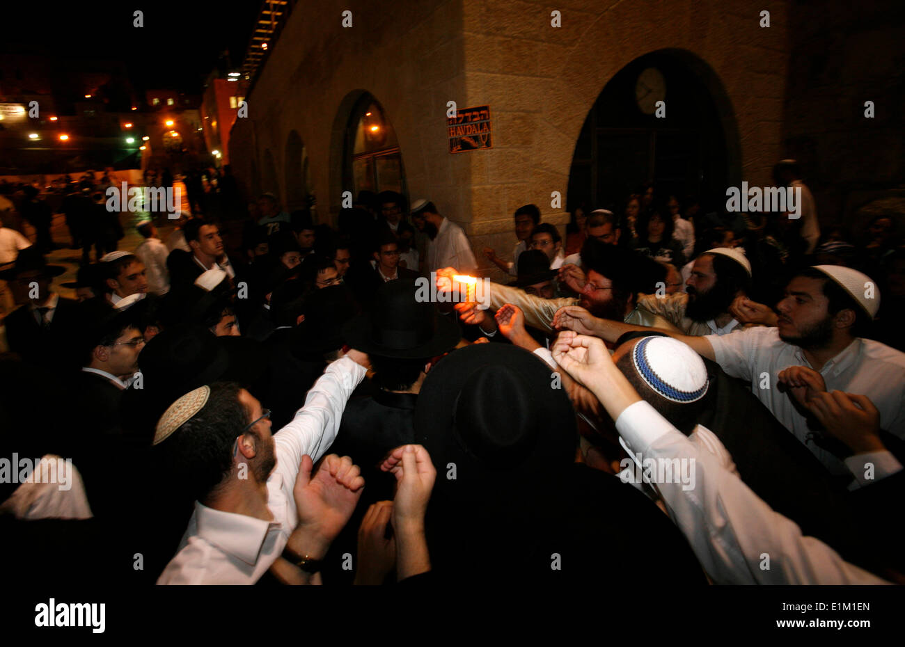 End of Shabbat at the Western wall Stock Photo Alamy