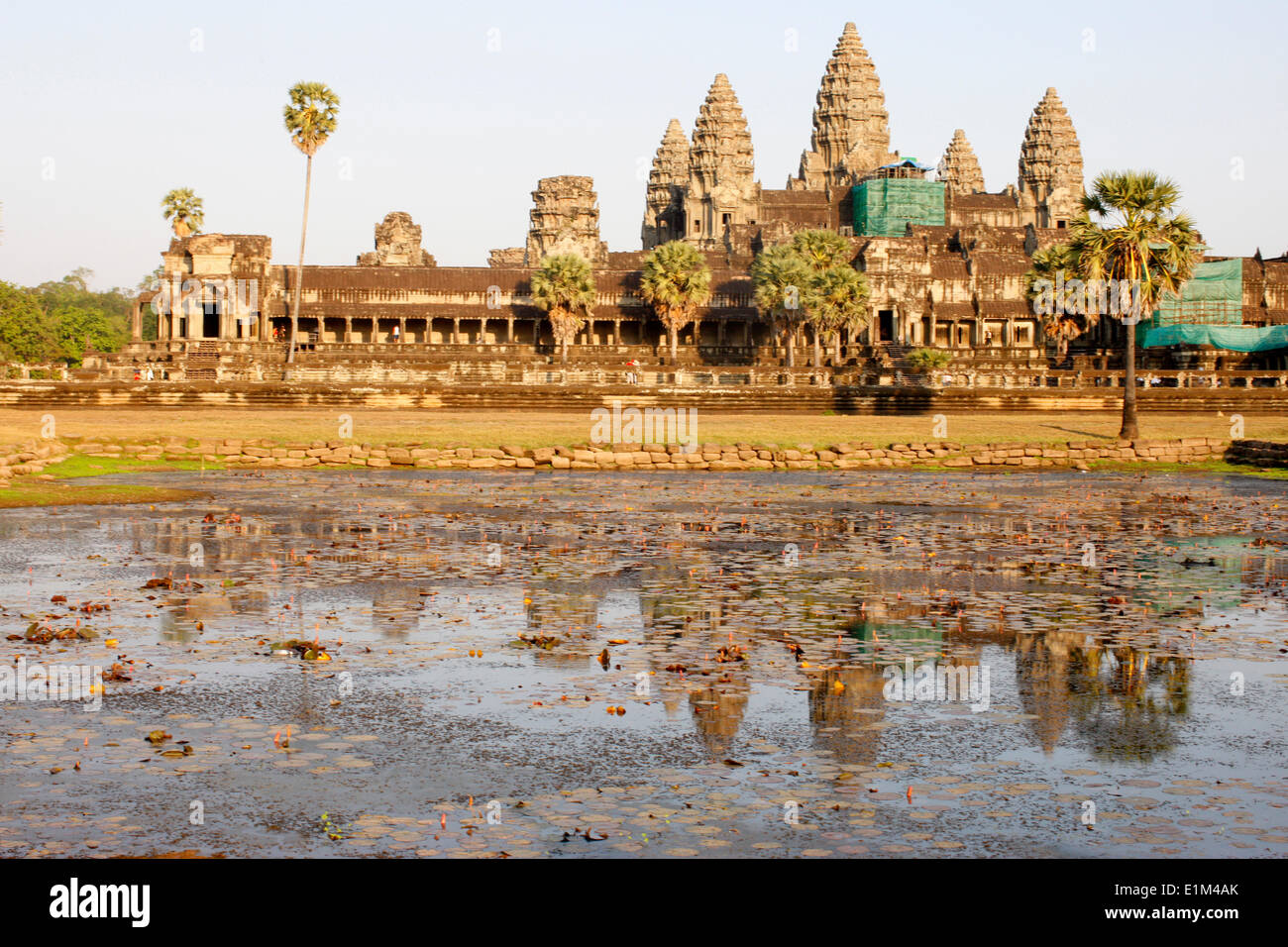 Angkor Wat and Reflecting Pool Stock Photo Alamy