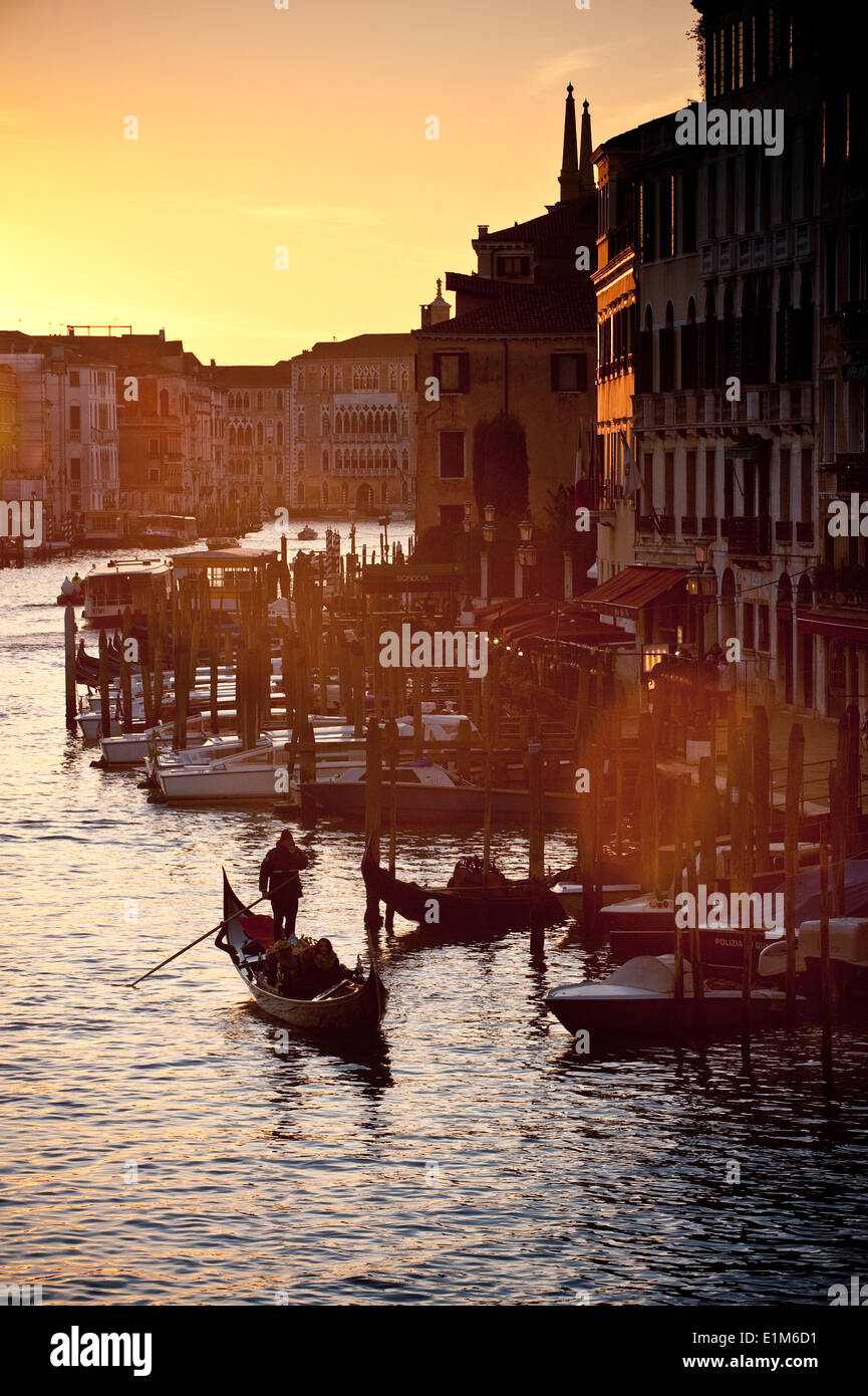 Venice gondola grand canal sunset hi-res stock photography and images ...