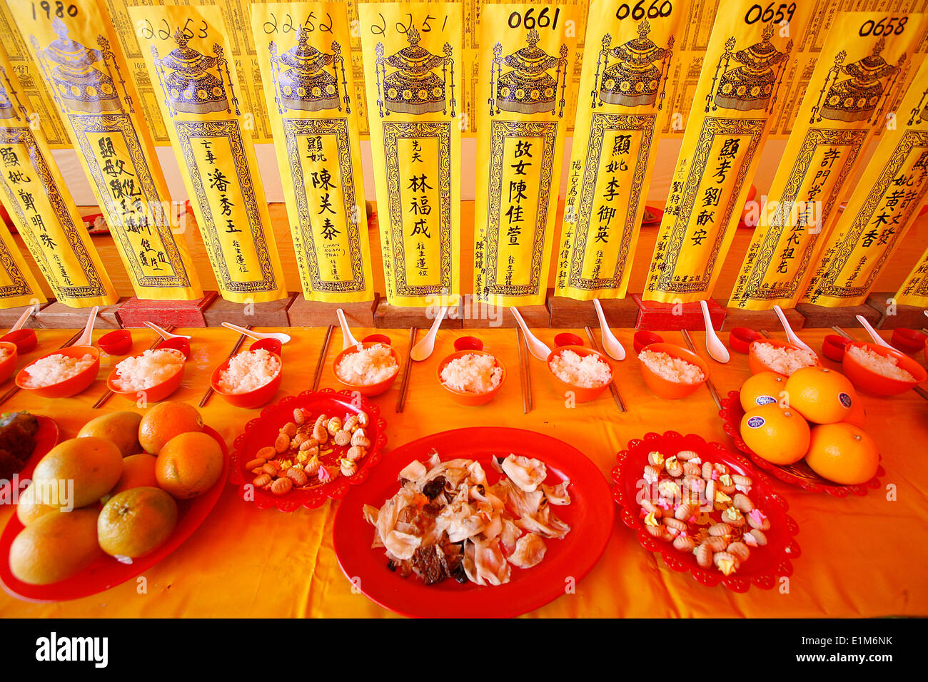 Altar in the temple hi-res stock photography and images - Alamy