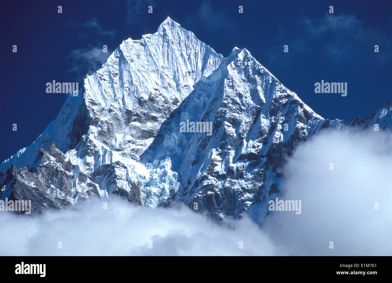The himalayas hi-res stock photography and images - Alamy