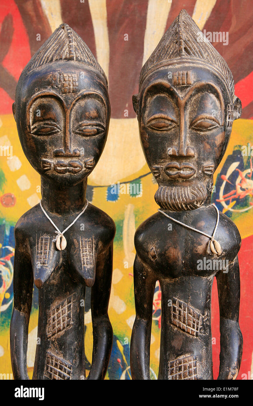 African man sculpture hi-res stock photography and images - Alamy