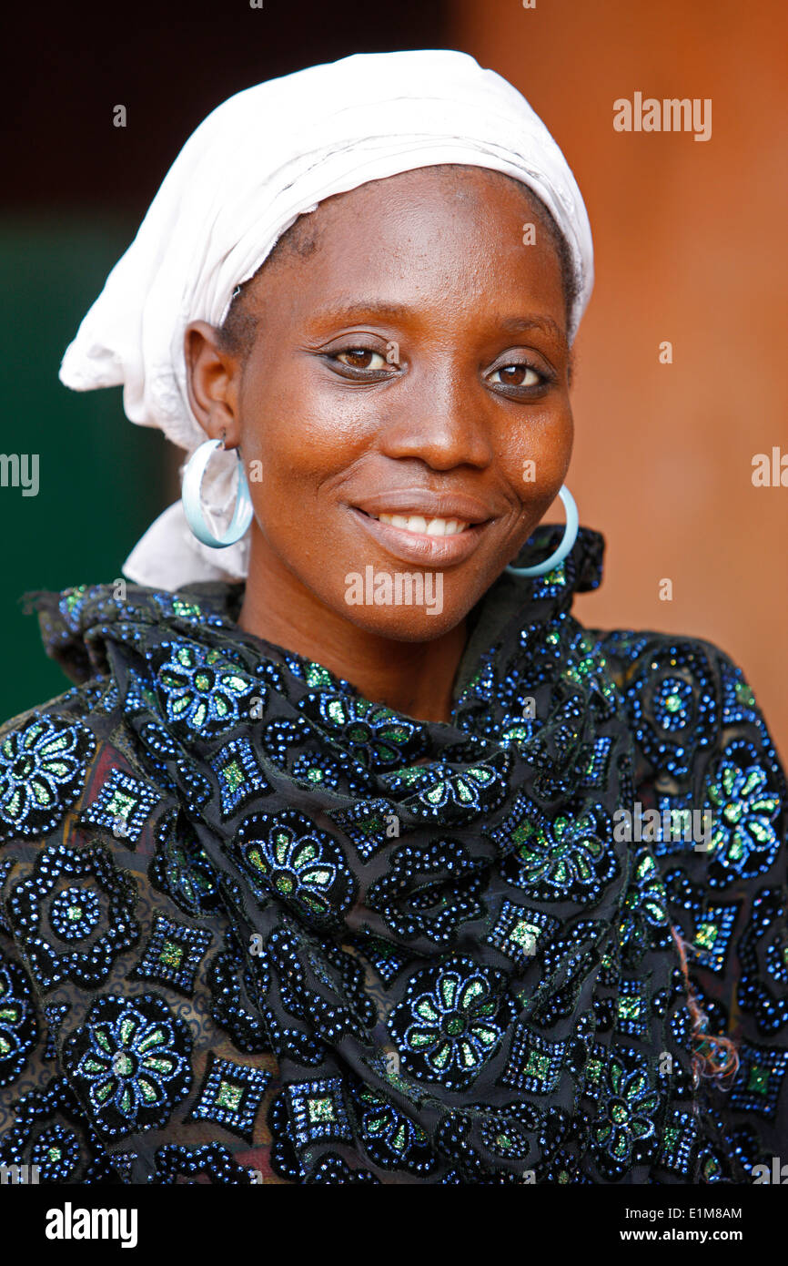 Woman viel muslim hi-res stock photography and images - Alamy