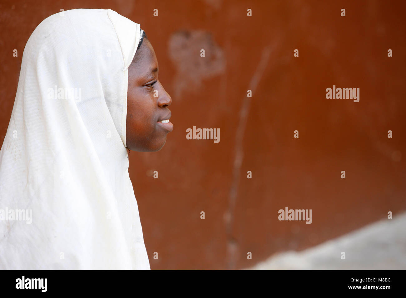 Muslim woman viel hi-res stock photography and images - Alamy
