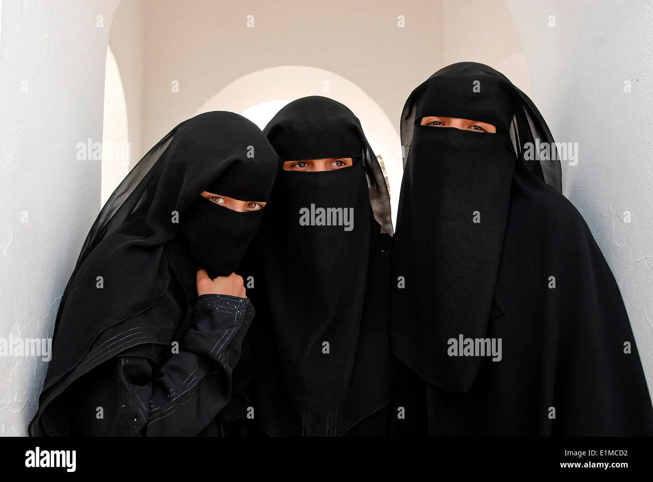 Woman viel muslim hi-res stock photography and images - Alamy