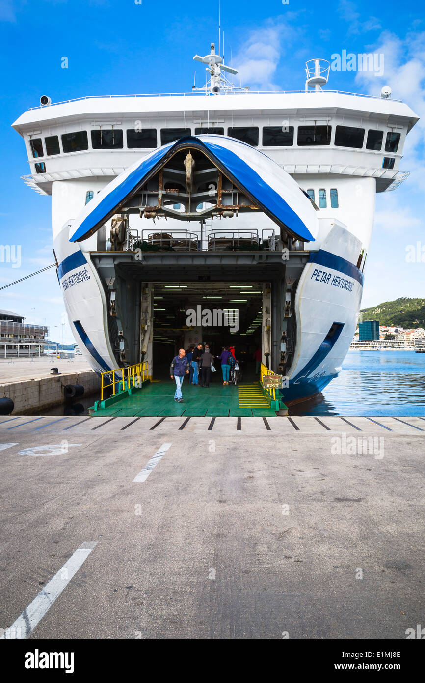 Split island ferry hires stock photography and images Alamy