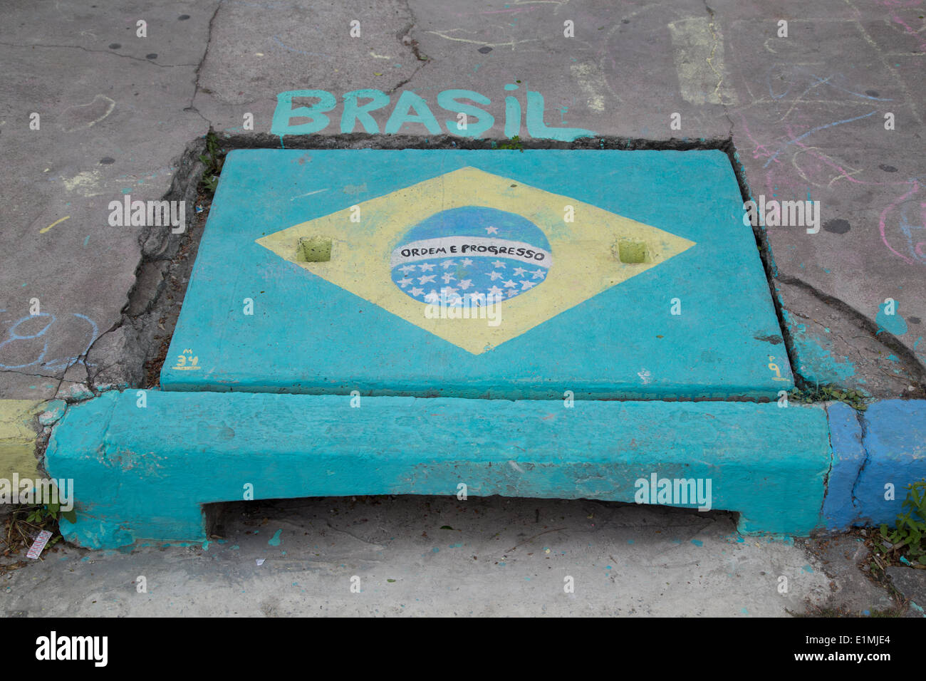 Sao Paulo, Brazil. 6th Jun, 2014. View of a street decorated with the colors of Brazil in the Mooca district in Sao Paulo, in honor of the upcoming FIFA World Cup. The international soccer tournament is set to begin next week. Credit:  Andre M. Chang/Alamy Live News Stock Photo