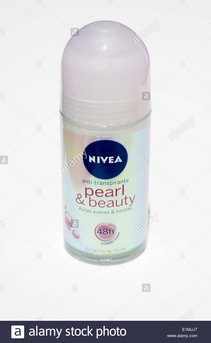 Download Roll On Deodorant High Resolution Stock Photography And Images Alamy Yellowimages Mockups