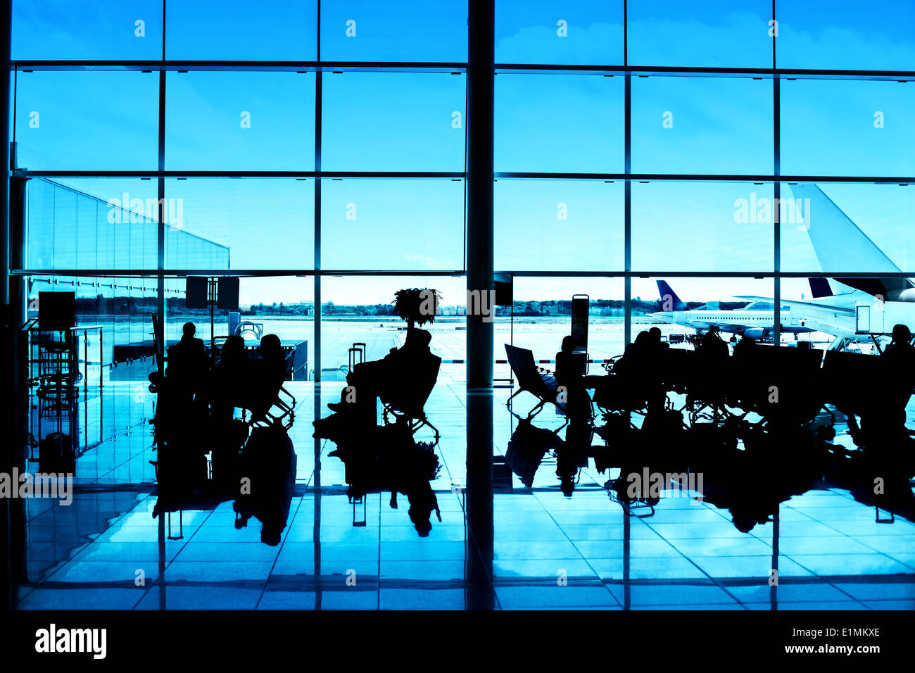 Airport silhouettes hi-res stock photography and images - Alamy