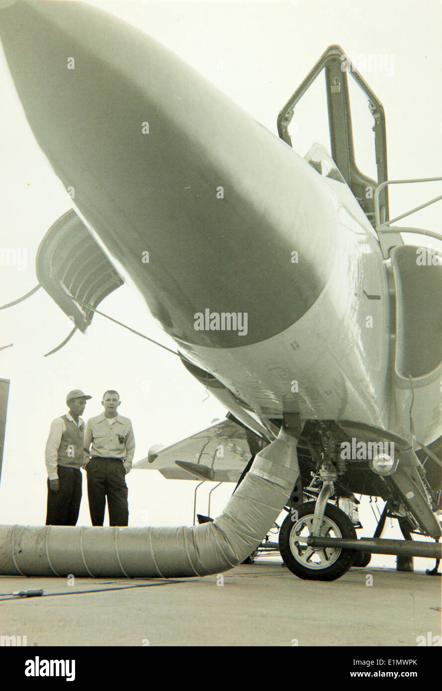 The Convair F-102 Delta Dagger, a pioneering supersonic interceptor ...