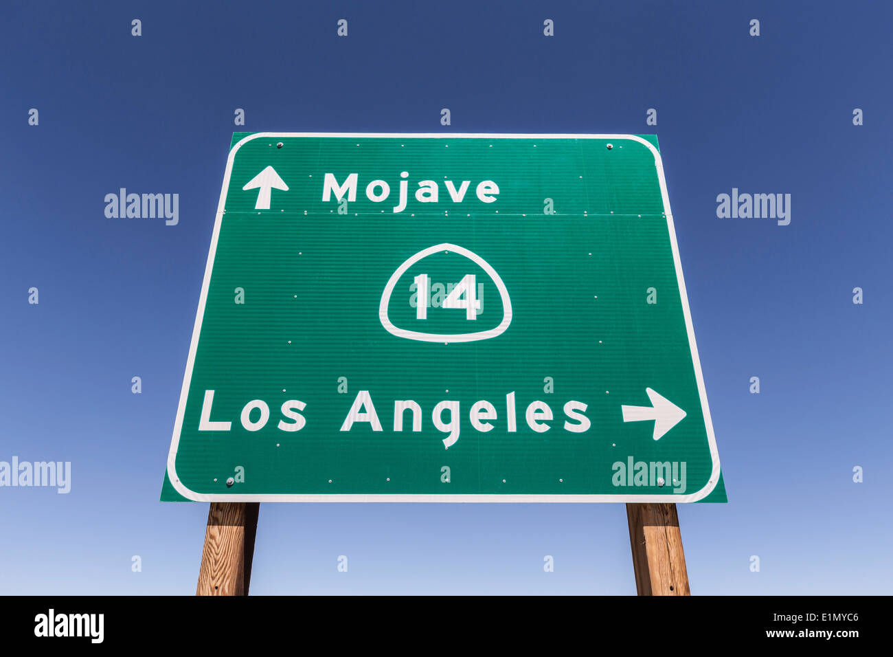 Mojave desert freeway sign towards Los Angeles Stock Photo