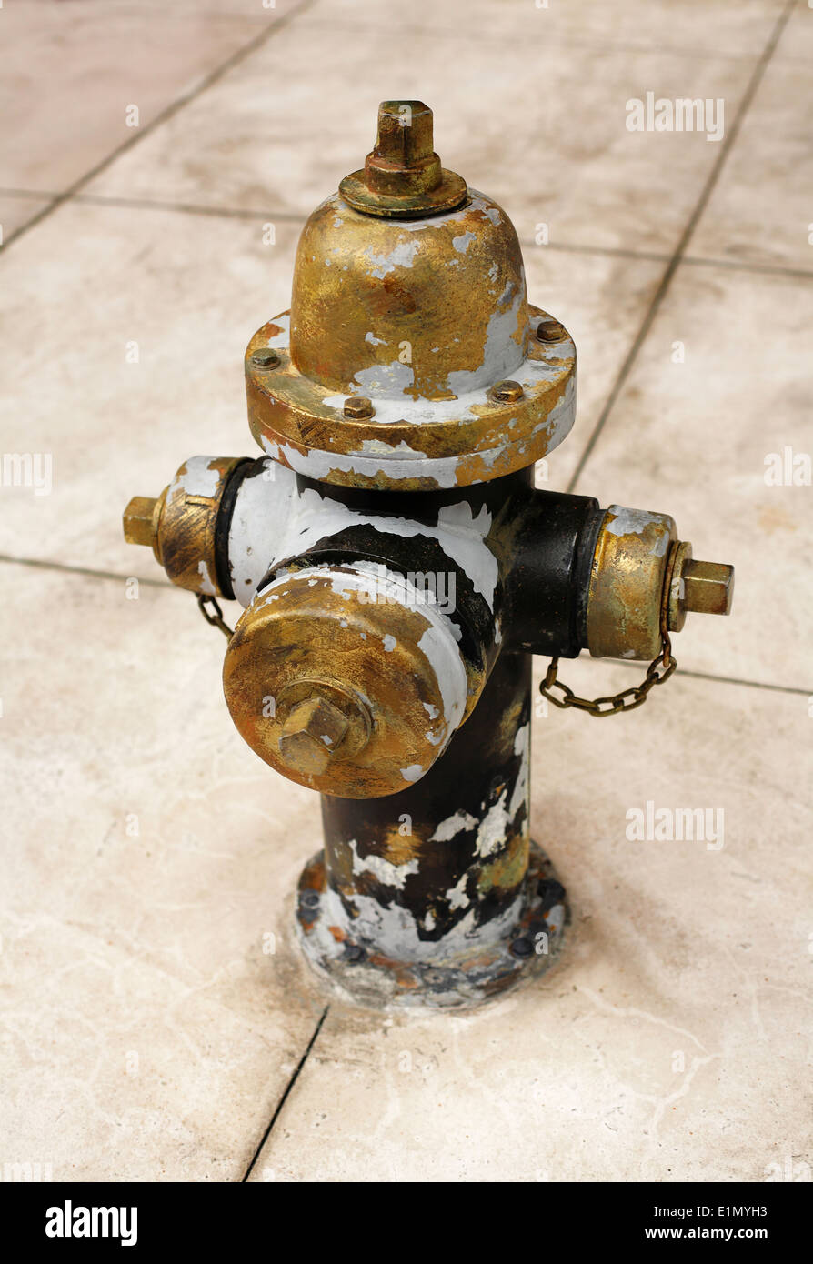 Cast iron fire hydrant hires stock photography and images Alamy