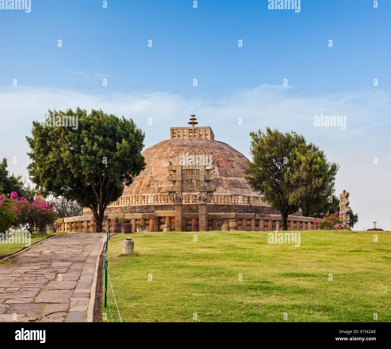 Great Stupa - ancient Buddhist monument. Sanchi, Madhya Pradesh, India Stock Photo