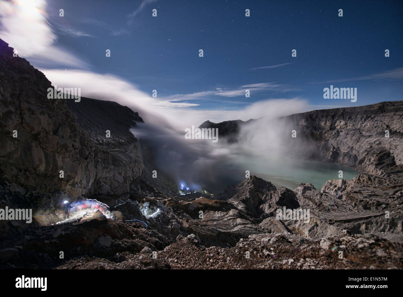 kawah ijen di notte