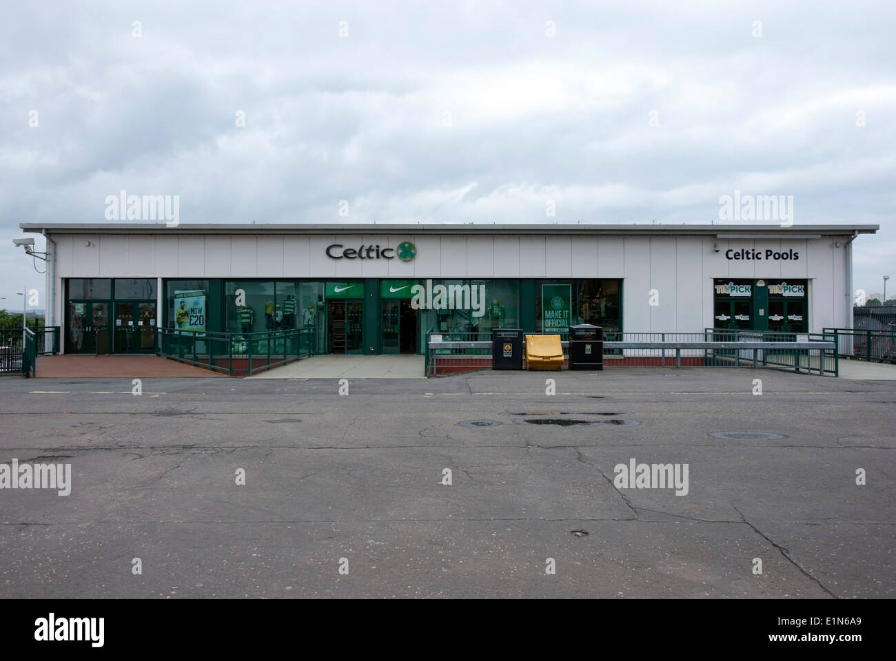 The Celtic Football Club Shop The Celtic Way London Road Parkhead Glasgow Scotland Stock Photo