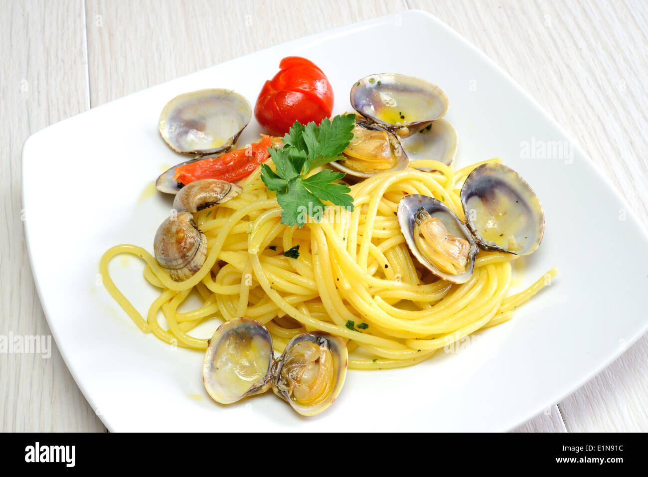 italian traditional food composed by spaghetti pasta and seafood
