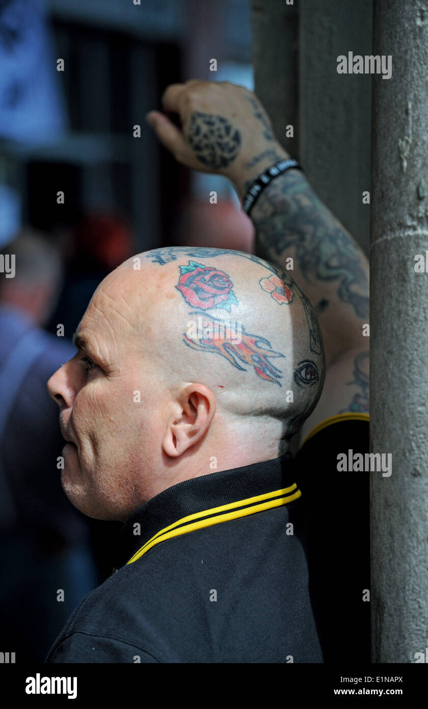 Skinheads hi-res stock photography and images - Alamy