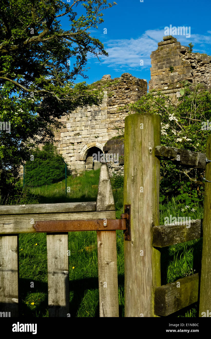 Sanquhar Castle ruin Stock Photo - Alamy