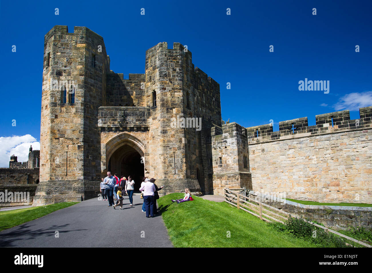 Entrance to Alnwick Castle, Lion Arch, where Harry Potter was filmed Stock Photo