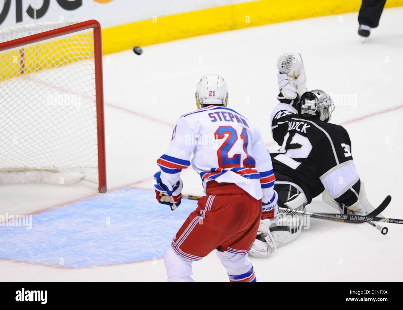 13,700 Jonathan Quick Kings Stock Photos, High-Res Pictures, and