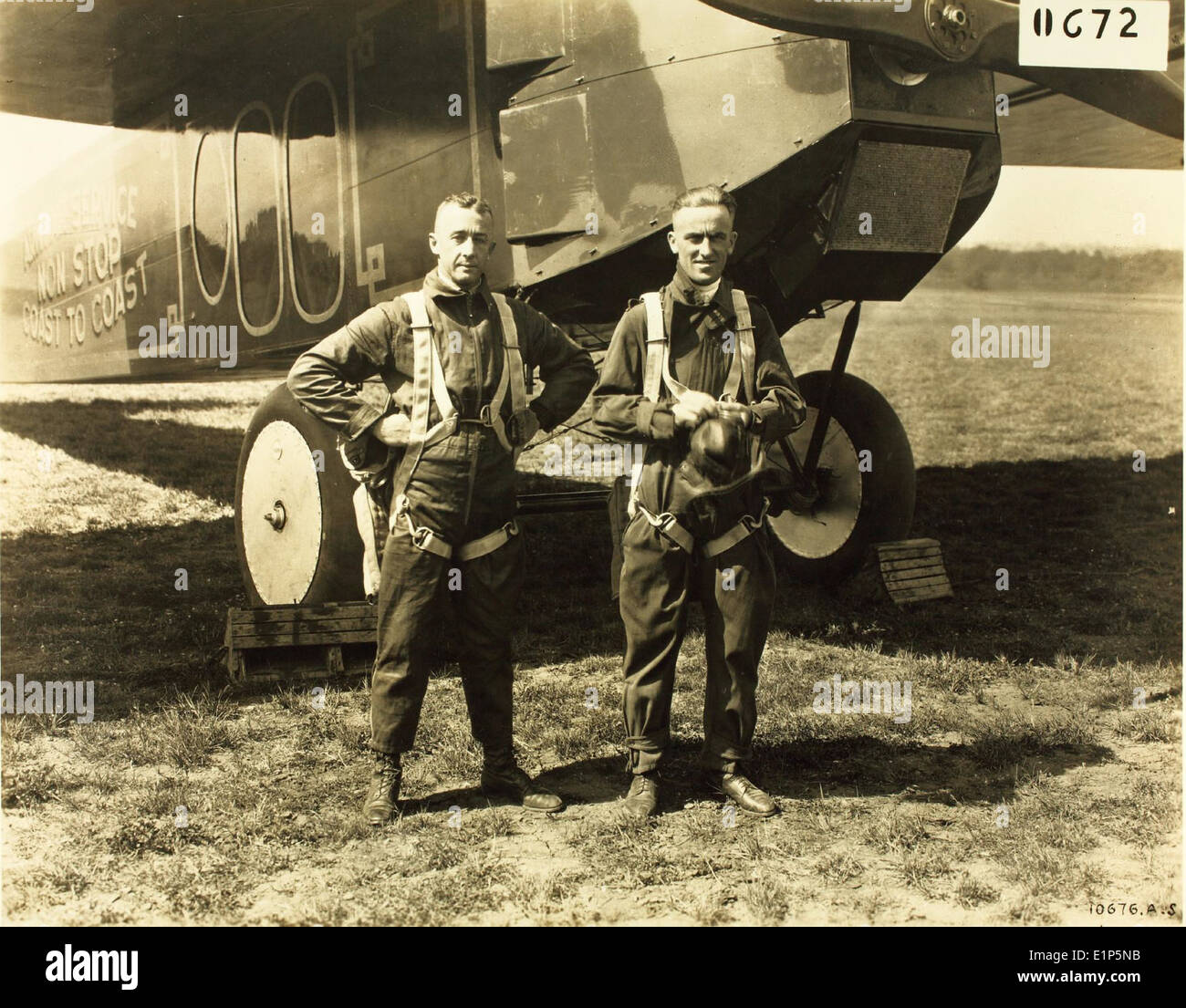 Historic military aircraft hi-res stock photography and images - Alamy