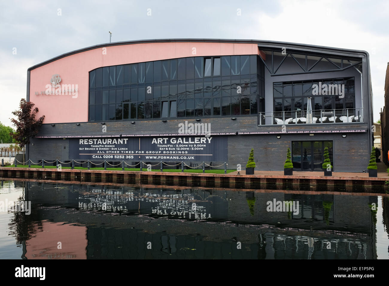 H. Forman & Son's fish restaurant in east London. UK. Stock Photo