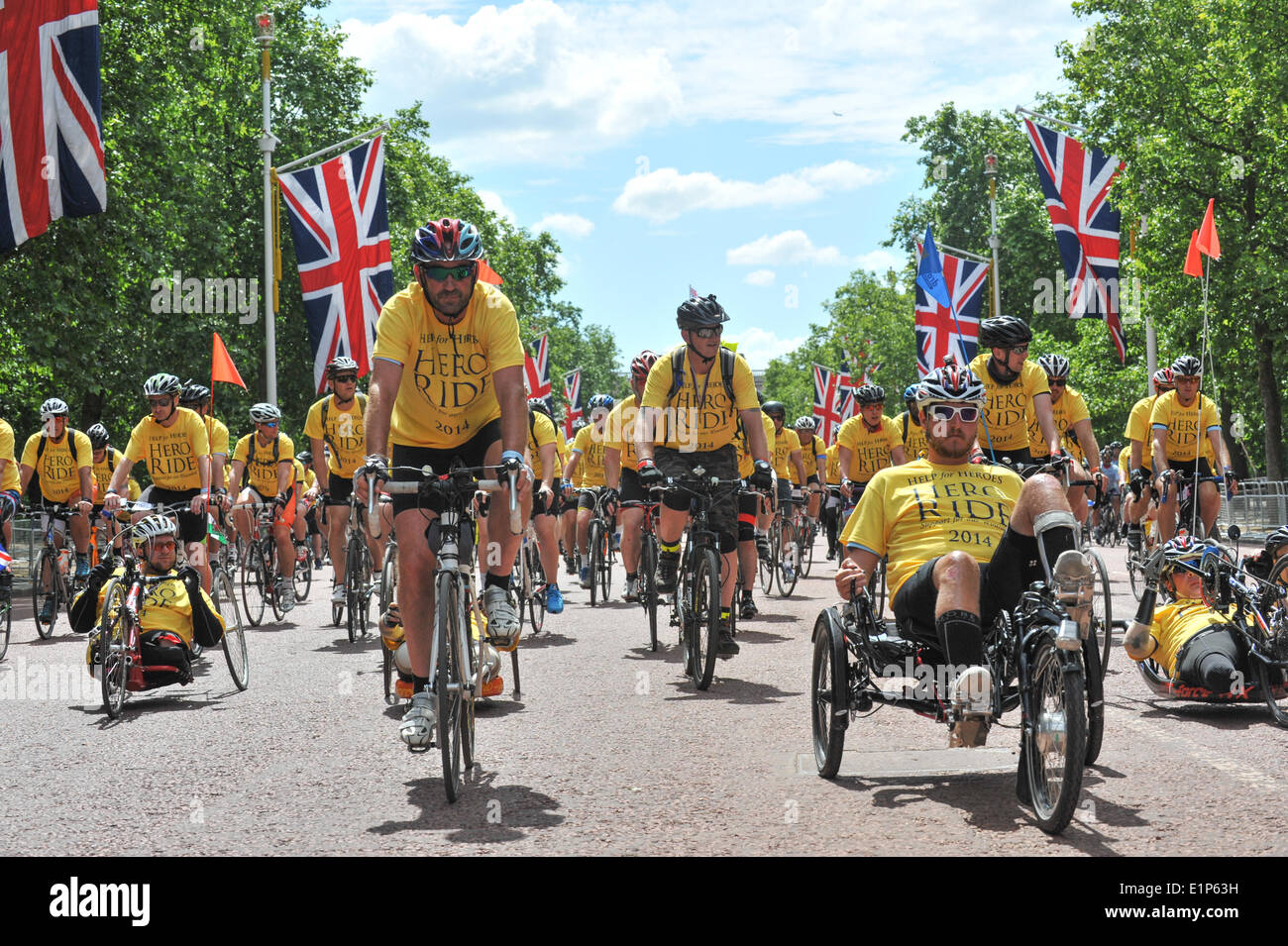 The Mall, London, UK. 8th June 2014. More than 2,000 riders make their ...