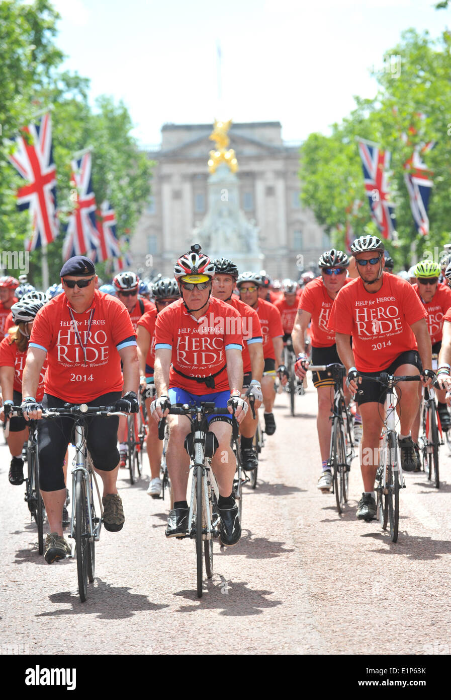 The Mall, London, UK. 8th June 2014. More than 2,000 riders make their ...